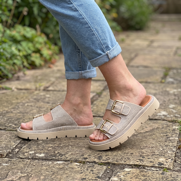 AMERSHAM CUSHIONED BUCKLE SANDALS
