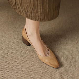 LIVIA LUXE PUMPS