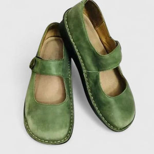 SIGNATURE FLAT SHOES